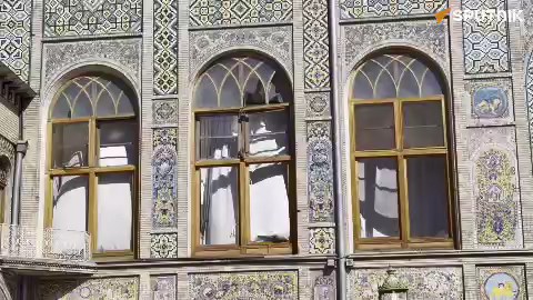 تصاویری از ویرانی کاخ گلستان در تهران را که دیروز هدف گلوله‌باران شدید قرار گرفت