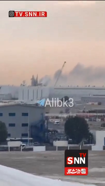تصاویر منتشر شده توسط منابع خبری عربی از اصابت چندین پهپاد به تاسیسات نفتی در بندر فجیره امارات