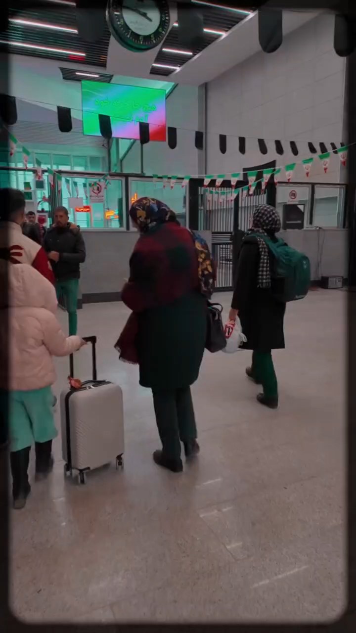 هیچ جا خونه آدم نمیشه...