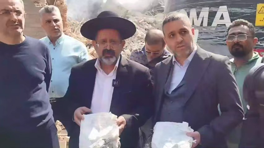 رهبر کلیمیان ایران در بازدید از کنیسه تخریب شده در تهران