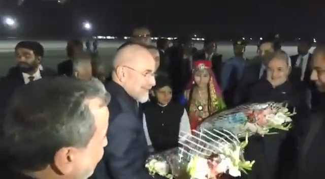 فیلمی از لحظه ورود محمدباقر قالیباف و استقبال رسمی عاصم منیر از تیم مذاکره کننده ایرانی