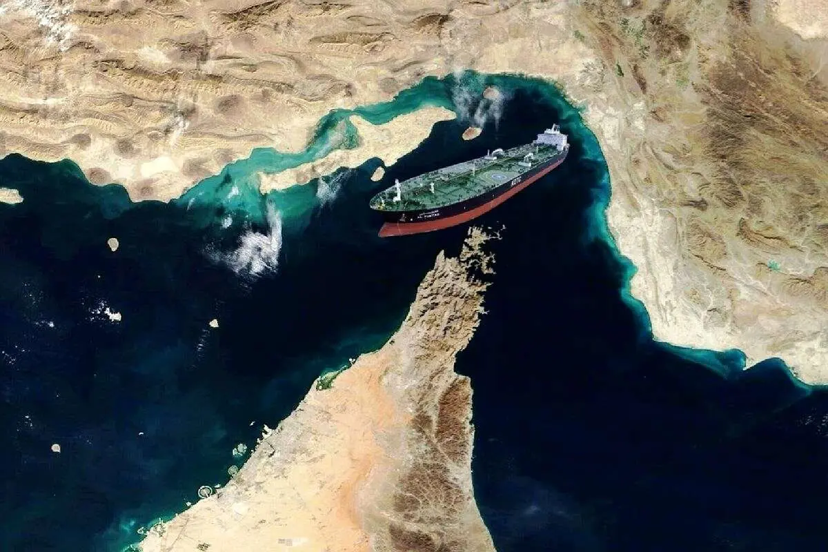 واکنش رئیس کمیسیون امنیت ملی به بسته شدن مجدد تنگه هرمز: لذت ببرید!