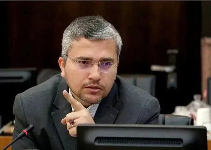 ببینید| سخنگوی کمیسیون امنیت ملی: اصلا چرا باید به آمریکا تعهد عدم ساخت سلاح هسته‌ای بدهیم؟