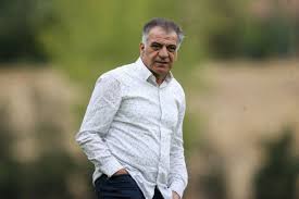 بیژن طاهری دوباره روی نیمکت استقلال؛ سرپرست جدید آبی‌ها معرفی شد