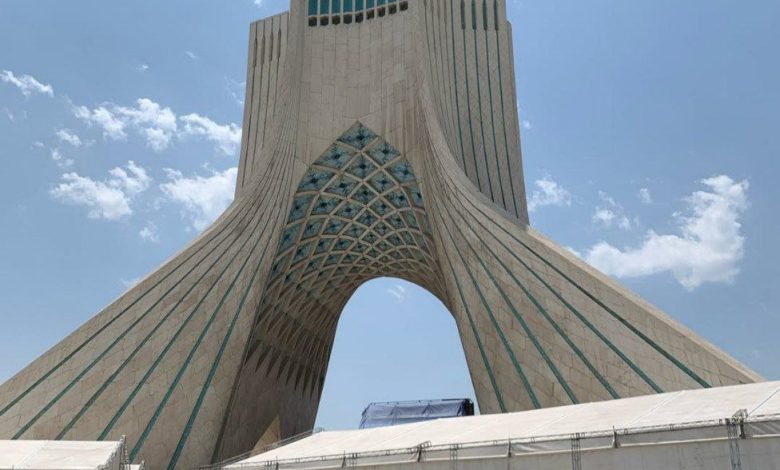 شهردار تهران شمایل برج آزادی را تغییر داد