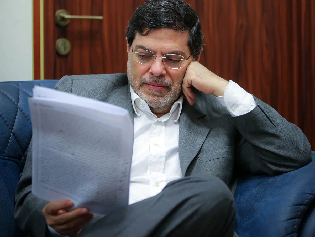 فرزند پزشک رهبر انقلاب: رهبری جایی نمی‌رود