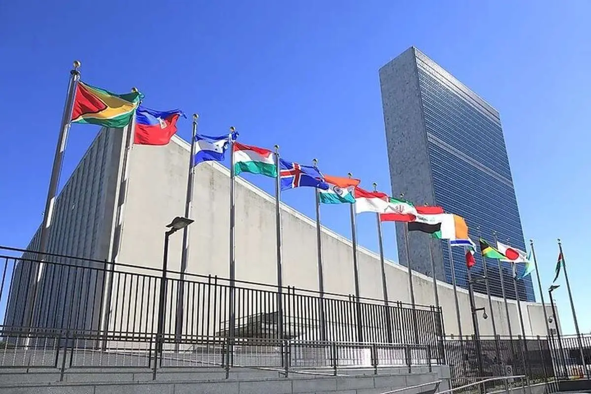 دیدار گوترش و ایروانی/ دبیرکل سازمان ملل خواستار گفت‌ وگو و پایان درگیری‌ها شد