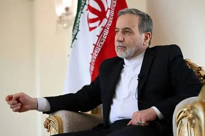 عراقچی: به خارک از امارات راکت زدند؛ تلافی می‌کنیم
