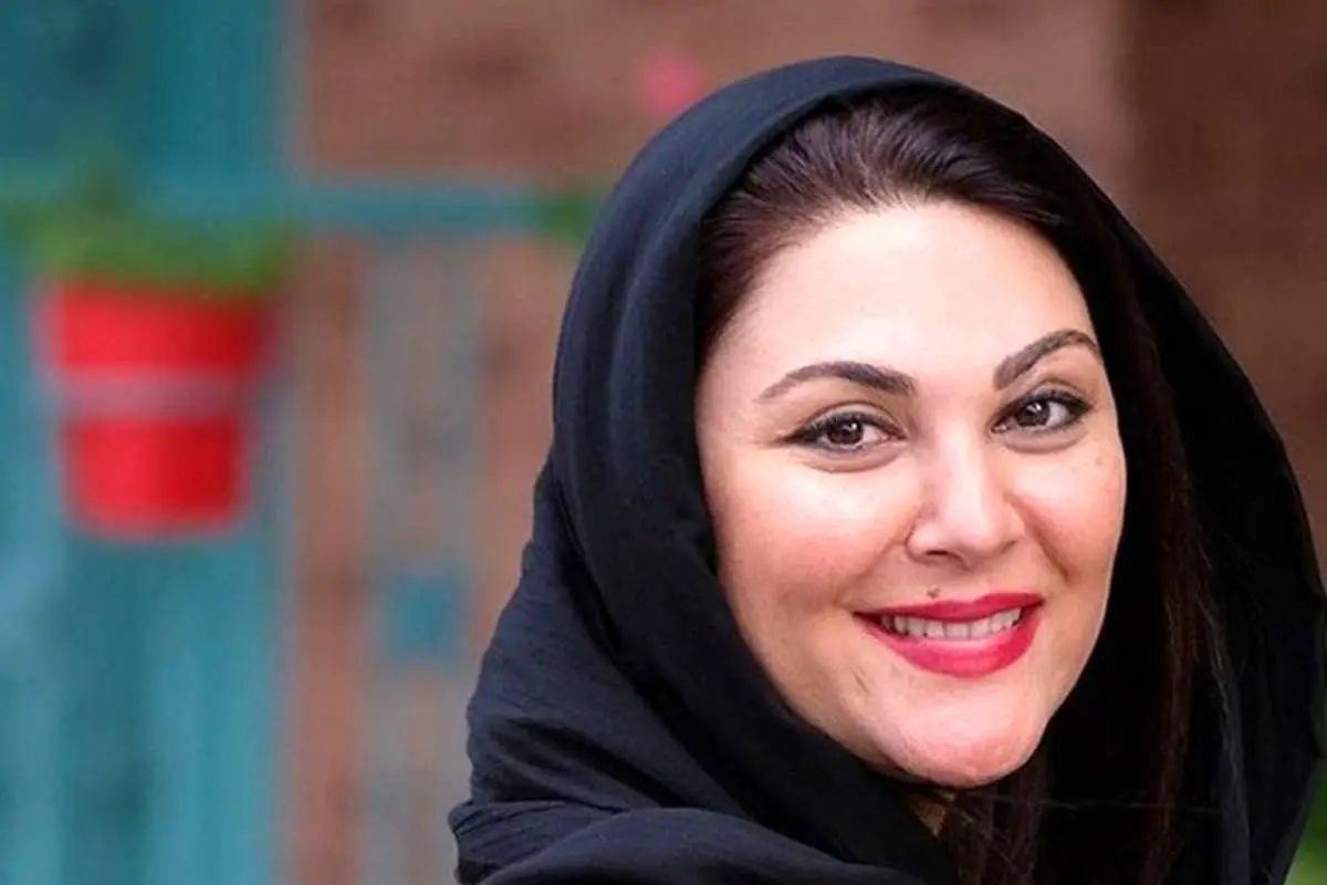 لاله اسکندری: ایران من تو بمان