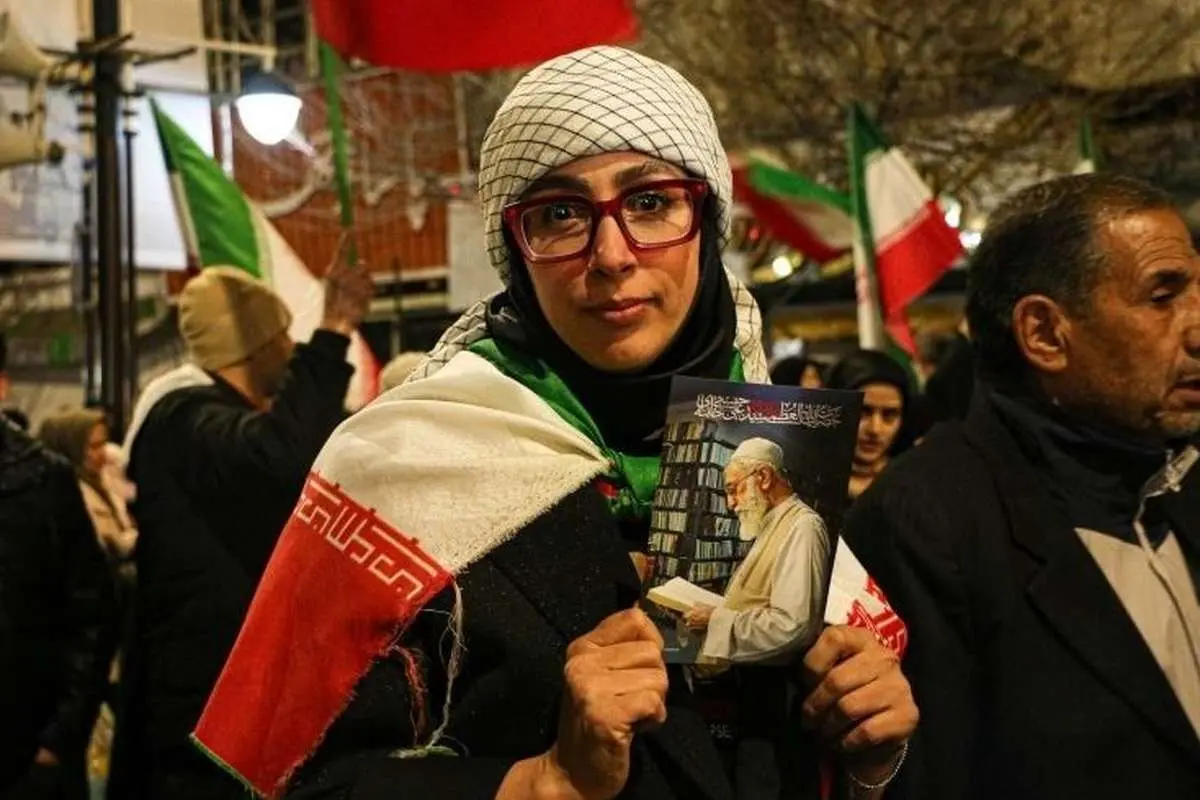 تصاویر؛ حاشیه و متن تجمعات خیابانی در ایران ۱۲ فروردین