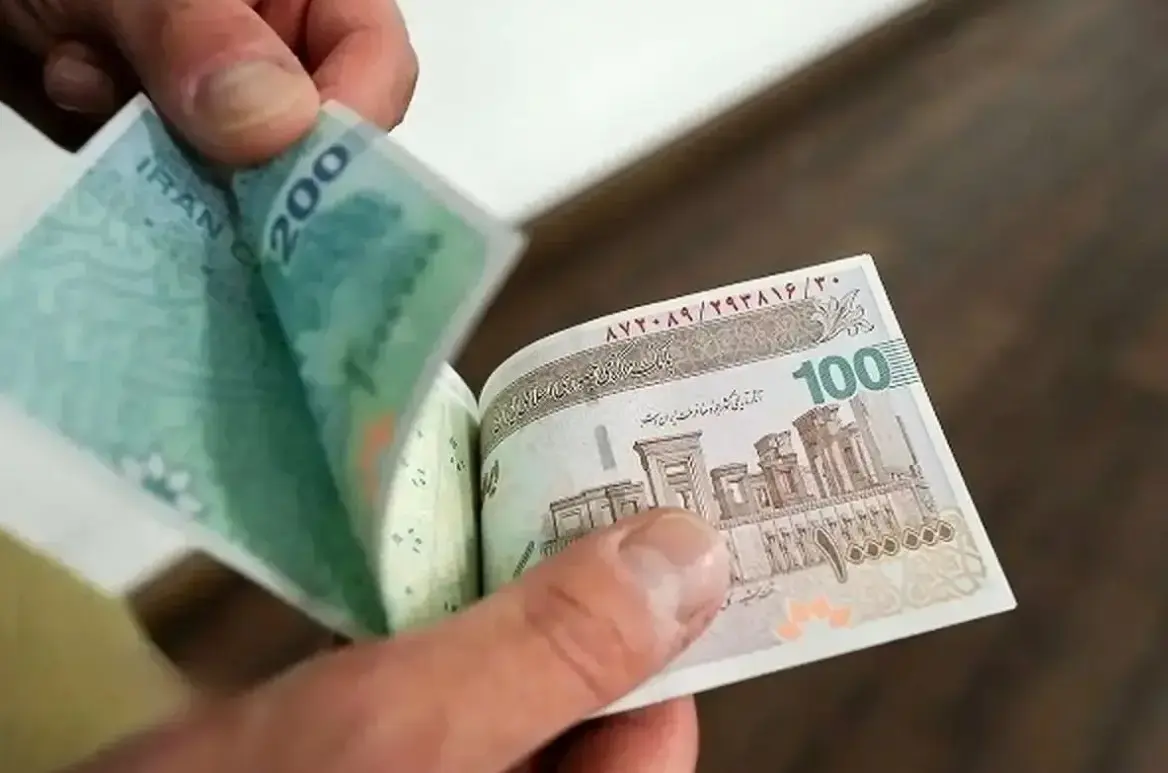ارزش ریال از آغاز جنگ ۳۰ درصد افزایش یافت