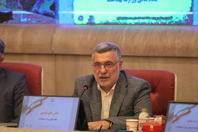وزیر بهداشت: با کمبود دارو و تجهیزات مواجه نیستیم