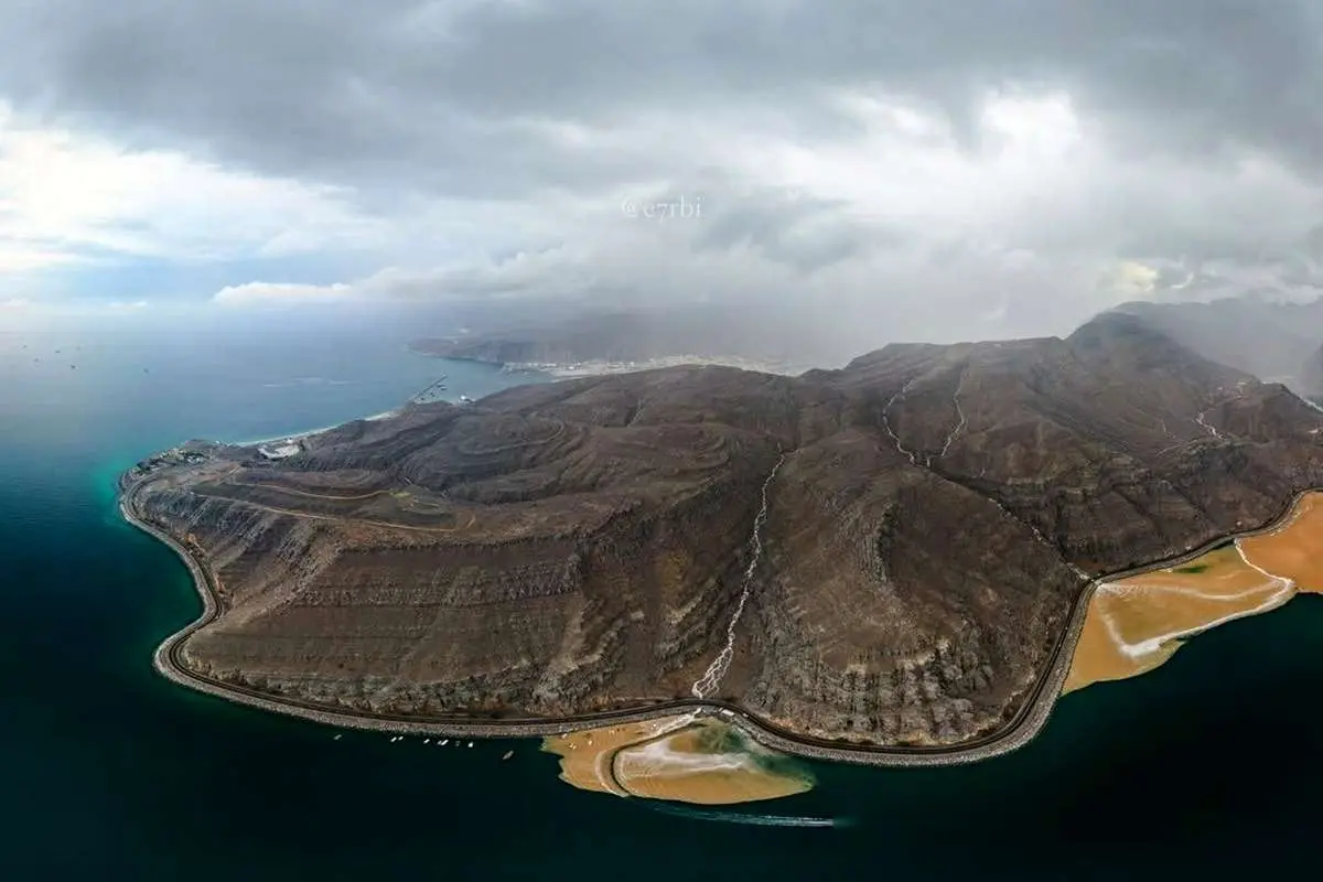 لیلاز: موفقیت راهبردی ایران از کنترل بر تنگه هرمز/ رفع تحریم‌ها قابل تحقق است