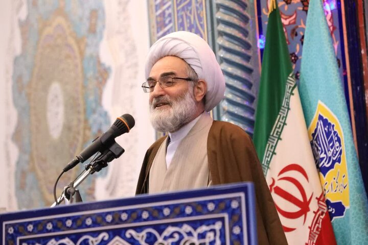 خط و نشان تند امام جمعه رشت برای بی‌حجابی؛ مرگ بر مخالف قرآن