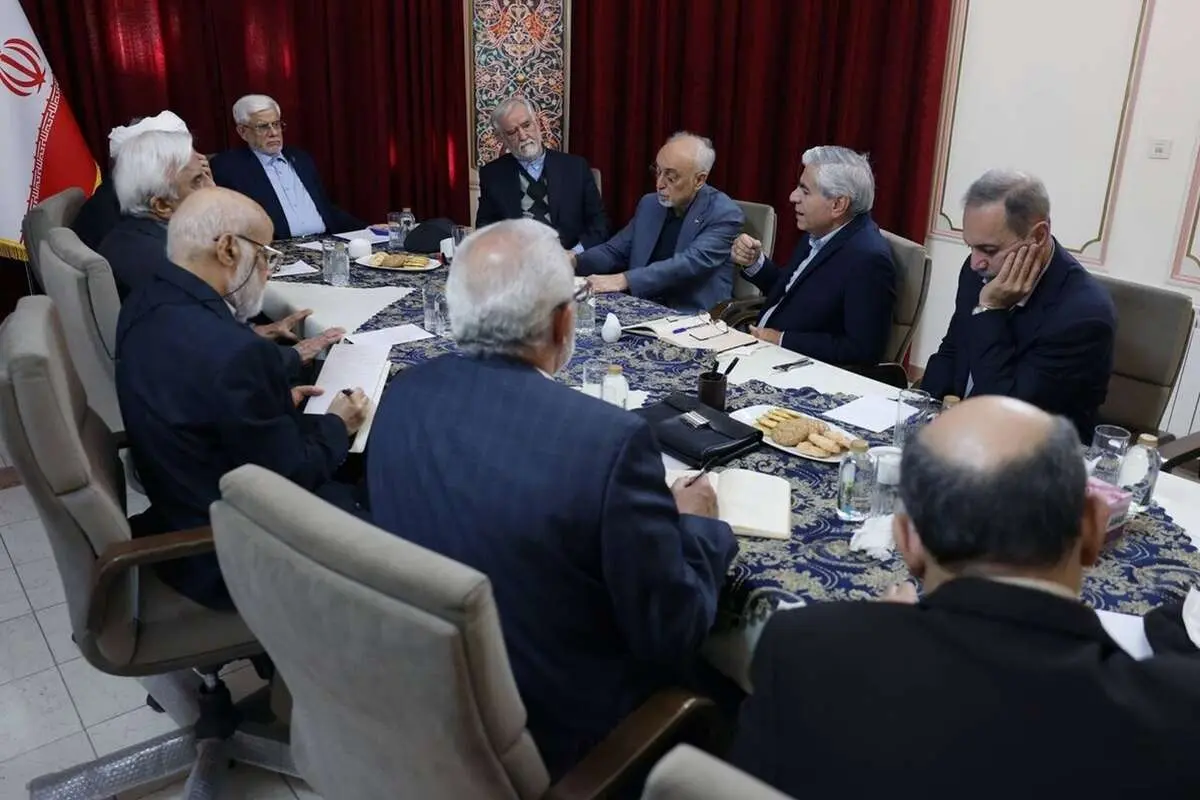 عارف از توقف واردات بنزین در سال جاری خبر داد