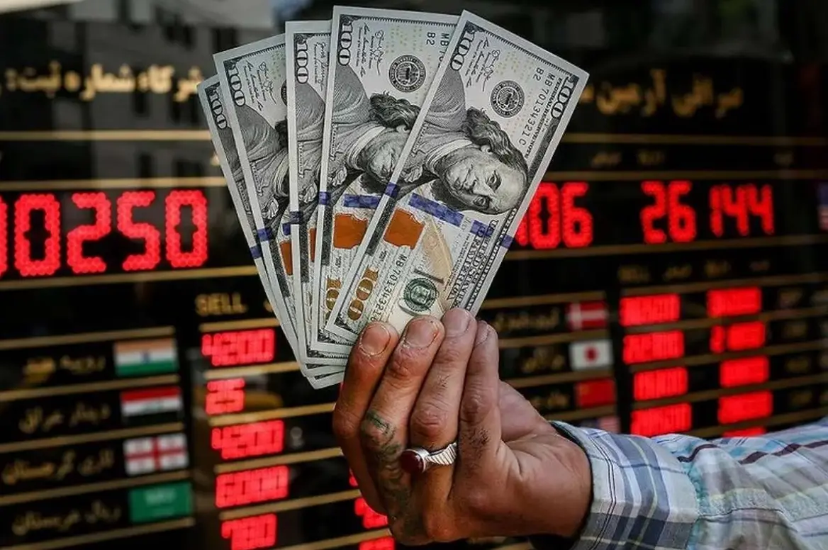 دلار به ۲۶۷ هزار تومان رسید