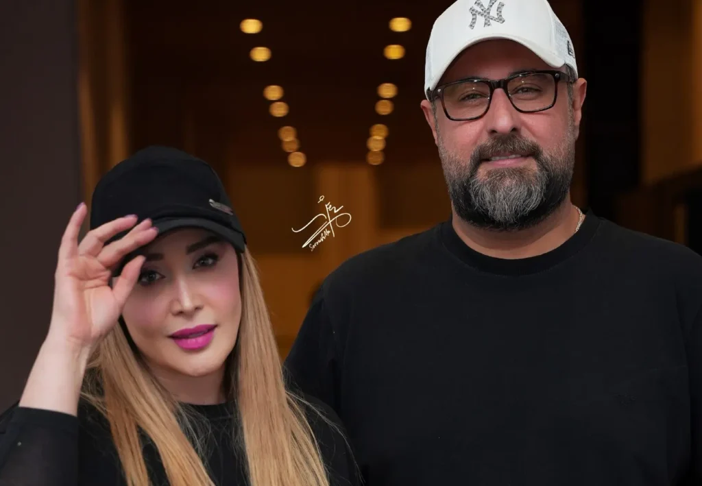 ببینید| حضور محمد علیزاده در تئاتر آرش همراه با همسرش