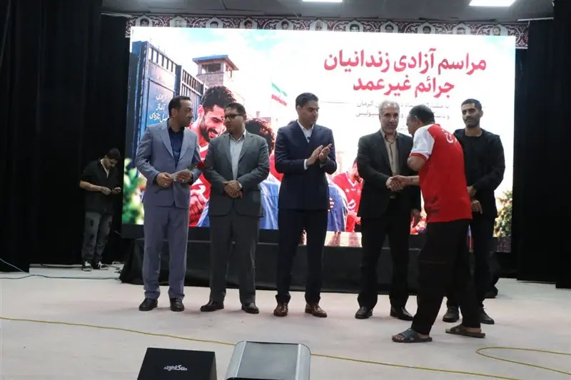 اقدام خیرخواهانه پرسپولیس؛ ۱۰ زندانی در کرمان آزاد شدند!