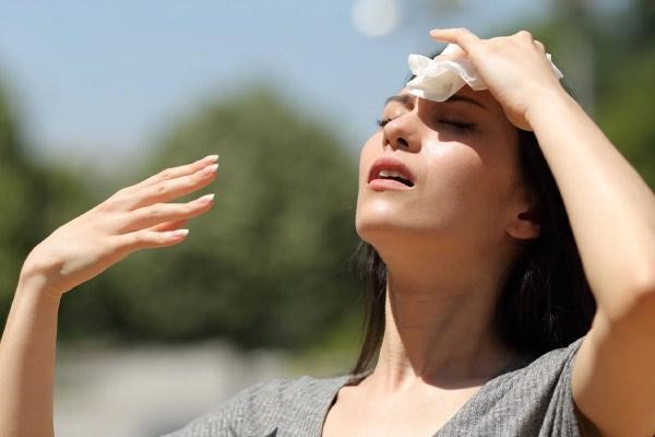 نسخه عجیب طب سنتی برای جلوگیری از گرمازدگی