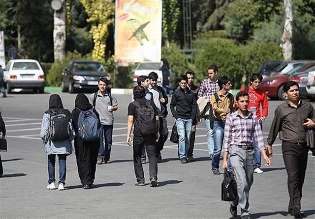 دانشجو باید در دانشگاه مهارت‌های تعامل اجتماعی را بیاموزد