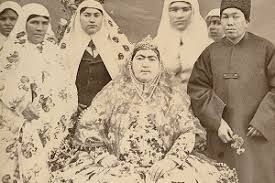 یکی از زیباترین زنان ناصرالدین شاه با لباس چینی