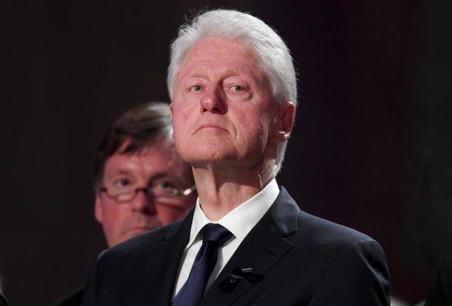 درخواست بیل کلینتون از مردم آمریکا: به پاخیزند