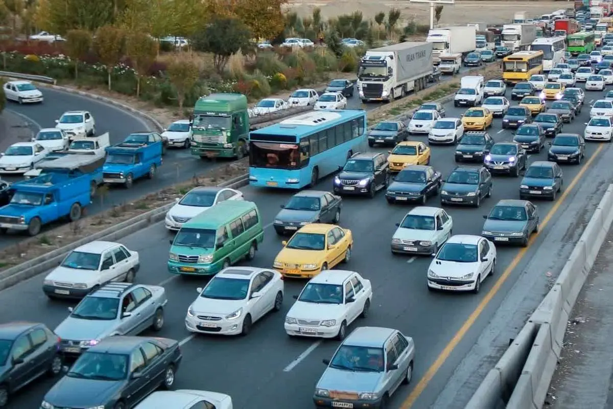 ترافیک نیمه‌سنگین در محورهای چالوس و هراز/ بارش باران در ۱۹ استان کشور