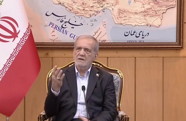 پزشکیان: همچنان کنار هم خواهیم ماند