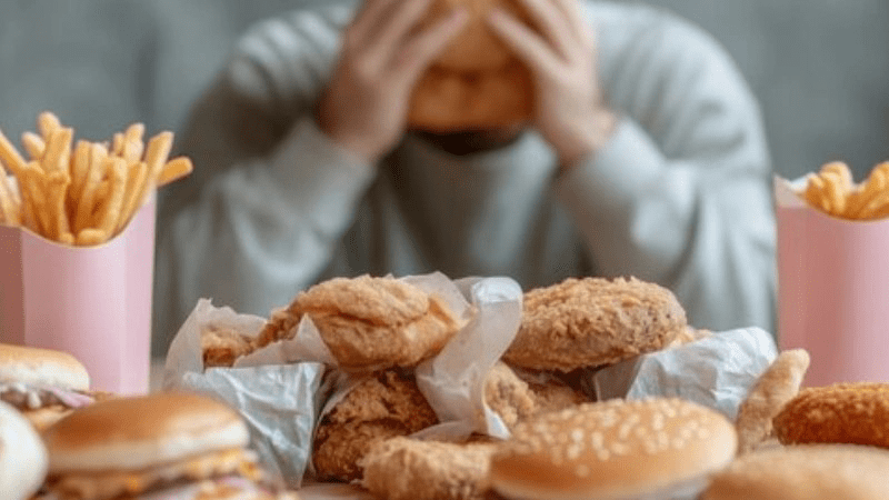 افزایش پرخوری عصبی در دوران جنگ/ وقتی استرس جای گرسنگی را می‌گیرد