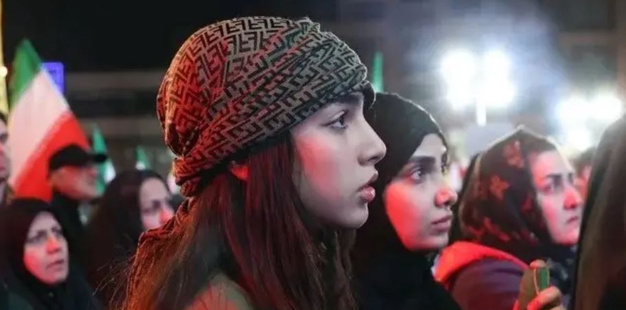 بدل ترلان پروانه در تجمع خیابان‌‌های تهران