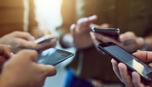 علت هنگ کردن تلفن همراه چیست؟