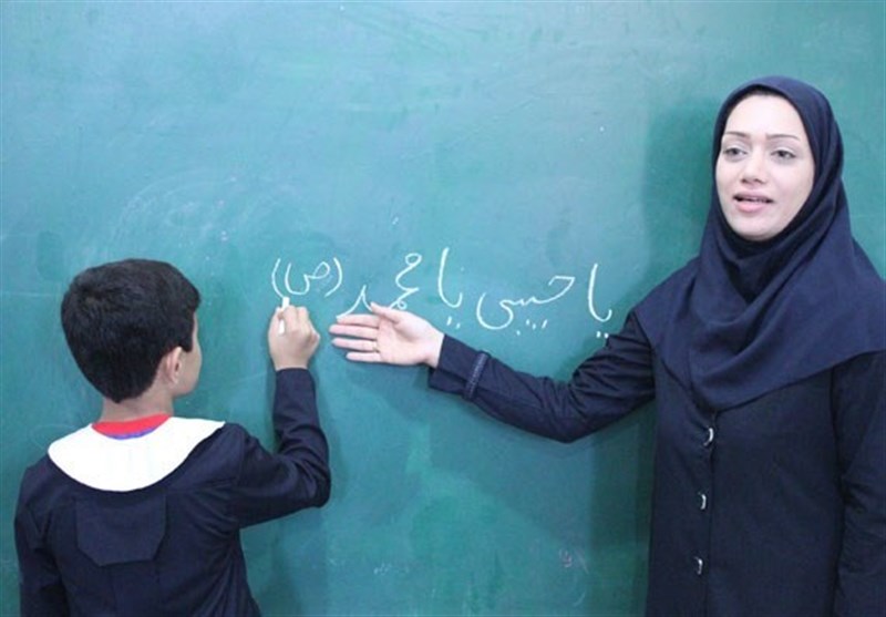 مزایای معلمان مدارس غیردولتی با دولتی‌ برابر است؟