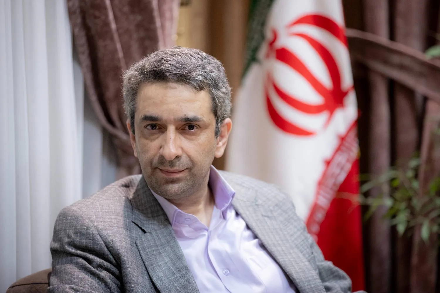 معاون دفتر پزشکیان: خیلی‌ کوچک‌ترها خود را در دعوای بزرگان رها نکنند