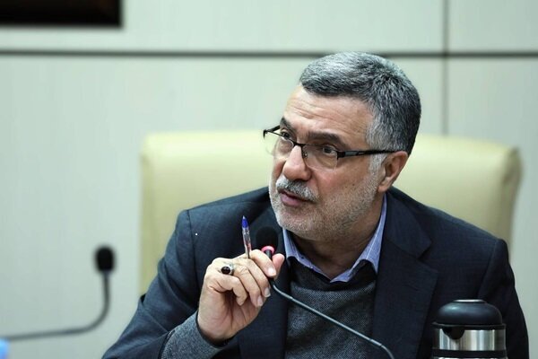 وزیر بهداشت: تجویز آنتی بیوتیک‌ها و سرم‌ها توجیه منطقی ندارد