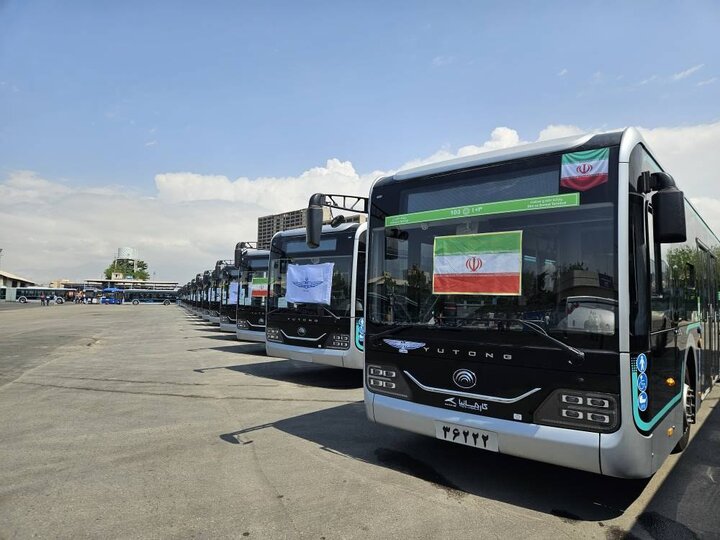 حرکت اتوبوس «خیابان کشور دوست» در میادین تهران