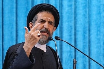 ابوترابی فرد: در روزهای شورآفرین، انسان ساز و جامعه پرداز دهه ولایت قرار داریم