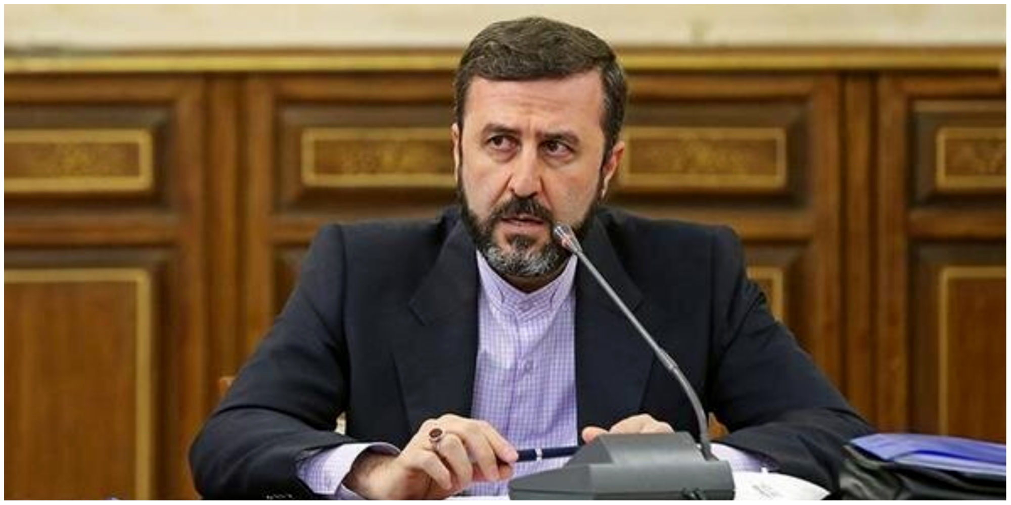 غریب‌آبادی: آمریکا باید در مذاکرات انعطاف نشان دهد، نه ایران