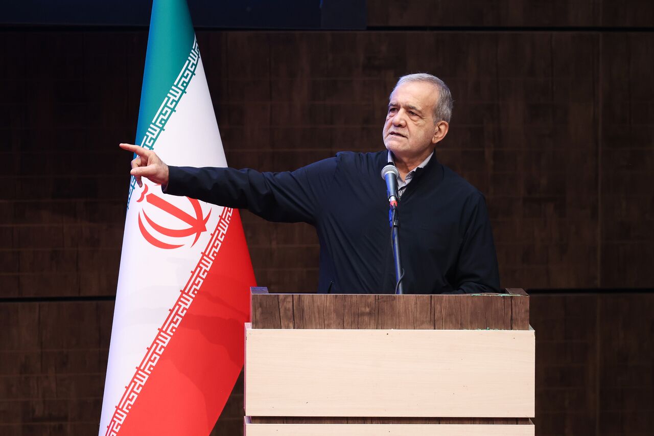پزشکیان: در برابر زیاده‌خواهی کشورهای متجاوز کوتاه نمی‌آییم