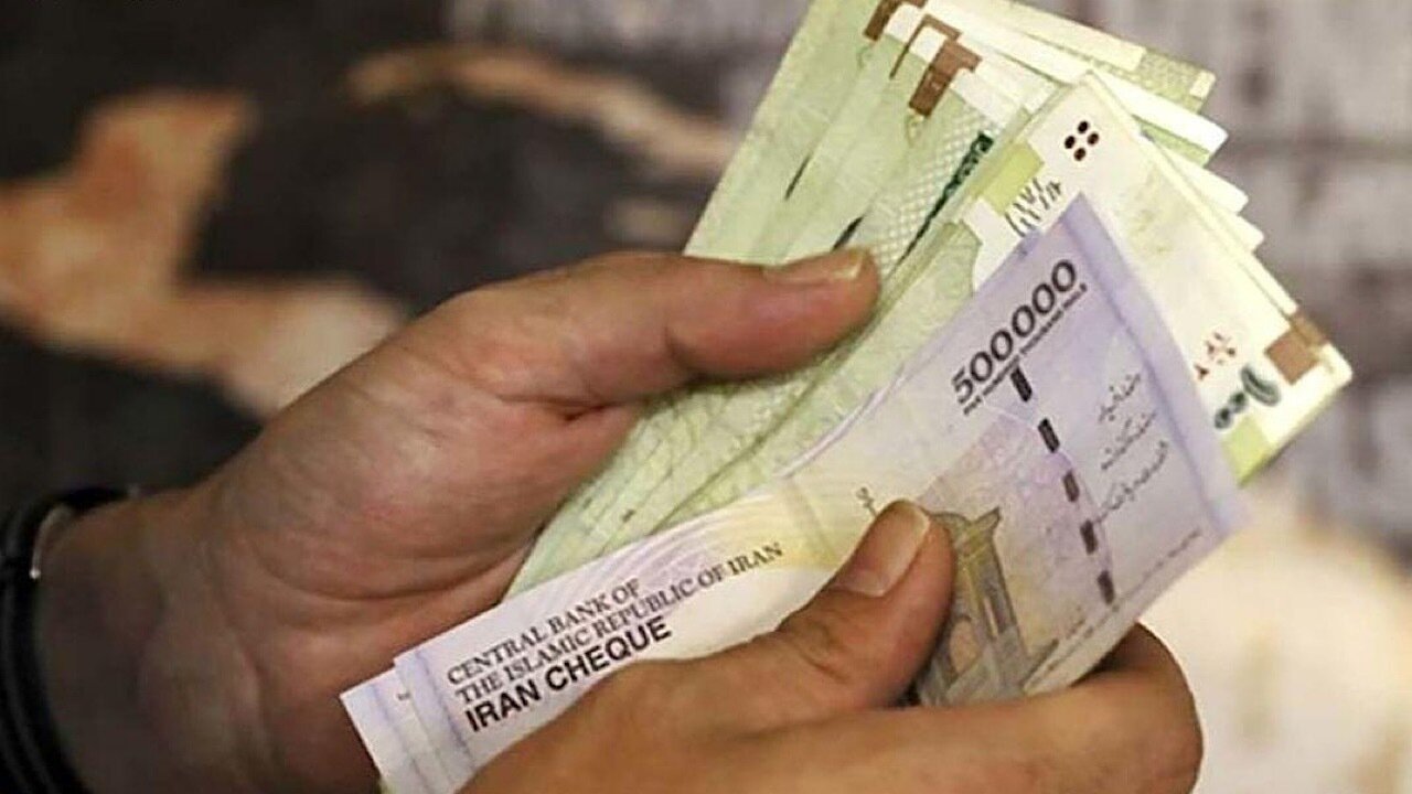 این کارمندان پاداش ۲۴ تا ۳۵ میلیون تومانی می‌گیرند
