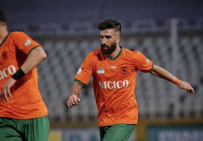 مدافع چپ پرسپولیسی در سبد خرید استقلال تهران: آیا او به آبی‌ها می‌پیوندد؟