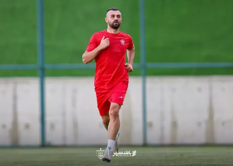 استقبال گرم کودکان ترک از سردار دورسون در اردوی ارزروم ترکیه تیم فوتبال پرسپولیس