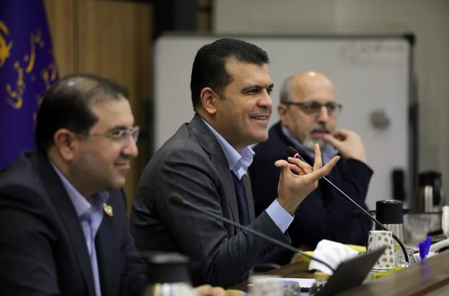 معاون علمی ریاست جمهوری: اینترنت تا آخر هفته به وضعیت عادی بازخواهد گشت!