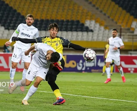 باشگاه سپاهان در بحران بازی با پرسپولیس: ۳ خارجی دیگر به سوی خارج حرکت کردند