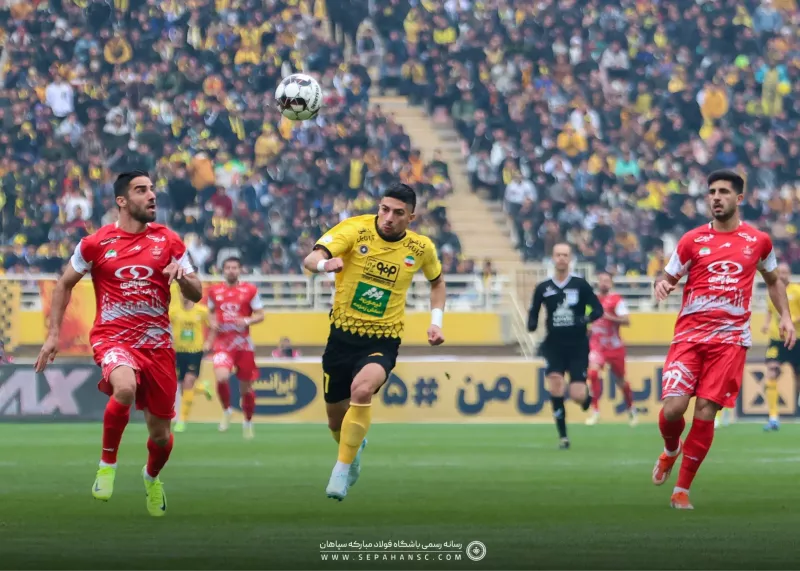 جدال بزرگ در اکباتان! اولین میزبانی تاریخی پرسپولیس و سپاهان