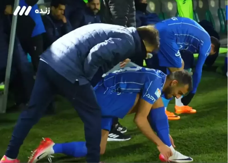 جلالی با جنب و جوش، گل استقلال تهران را به دنبال گرفت! (عکس)