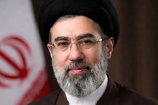 آیت‌الله سیدمجتبی خامنه‌ای: وداع با همسر و خواهر، امیدها و همدردی عمیق
