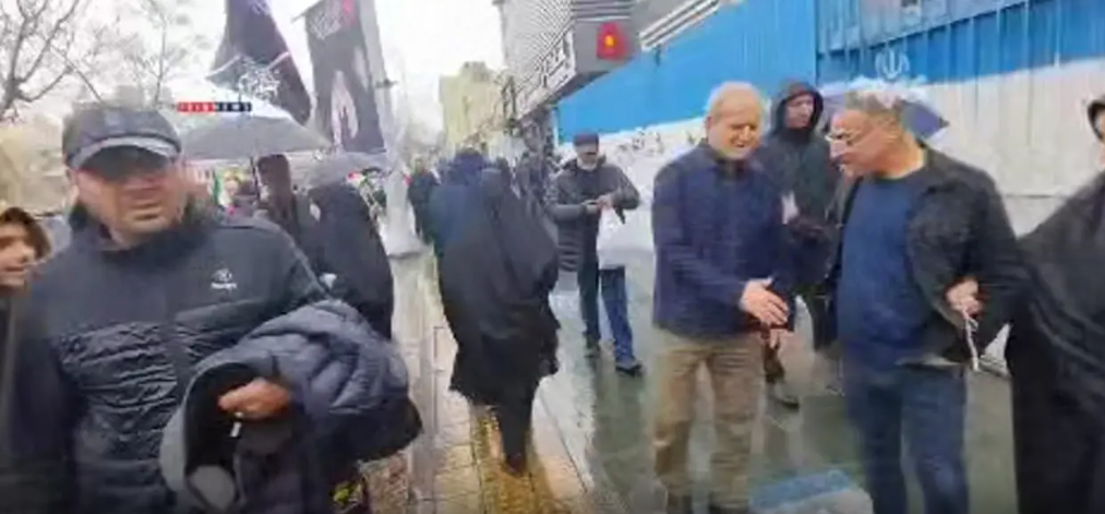 حضور شگفت‌انگیز پزشکیان در راهپیمایی تهران: یک اتفاق متفاوت!