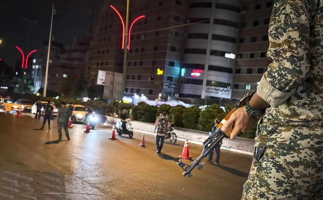 حمله به ایست بازرسی در تبریز: ۱۳ شهید و ۱۸ مجروح
