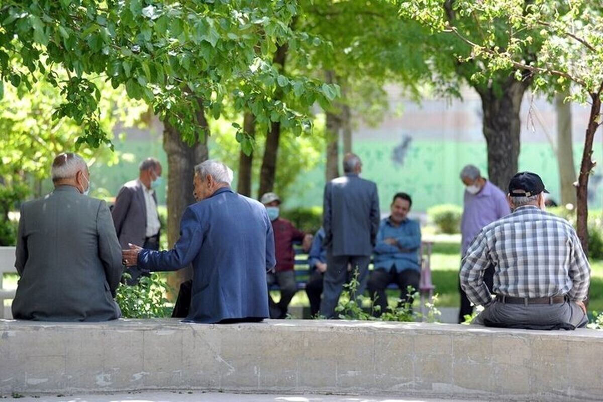 بازنشستگان می‌توانند ۱۰ میلیون تومان خرید کنند، بدون پول نقد!