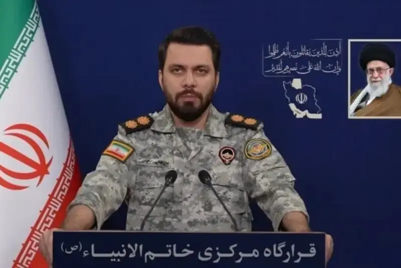 قرارگاه خاتم‌الانبیا به آمریکا: شما به جای کوسه‌ها، خوراک می‌شوید
